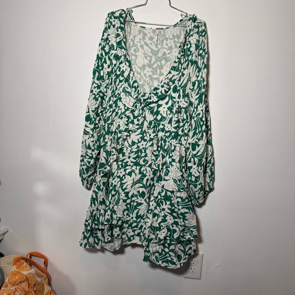 Free People Dresses & Skirts - Free People Green White Floral Ruffle V-Neck Tiered Mini Dress Long Sleeve Large
